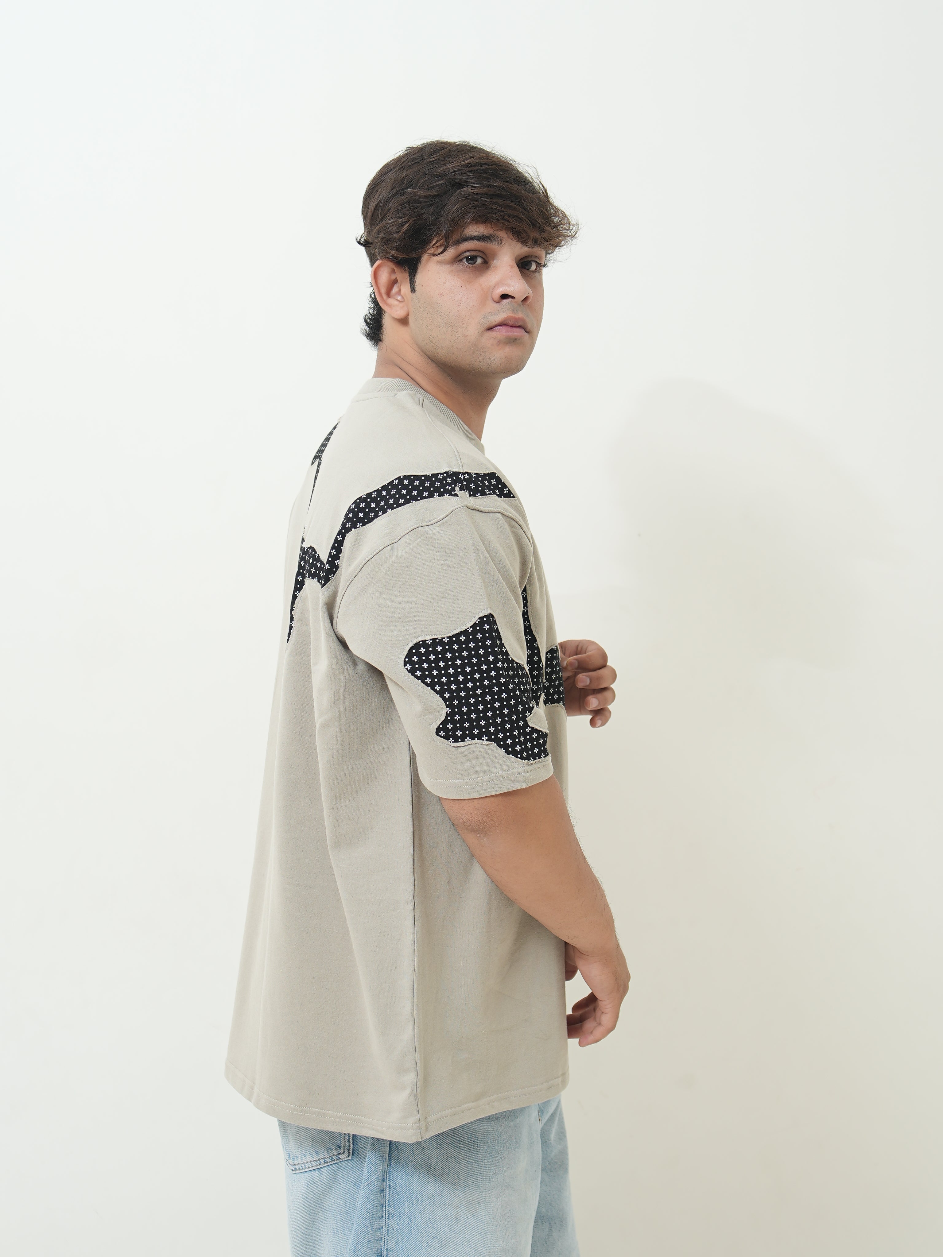 Antim Abstract Pattern Oversized Tee